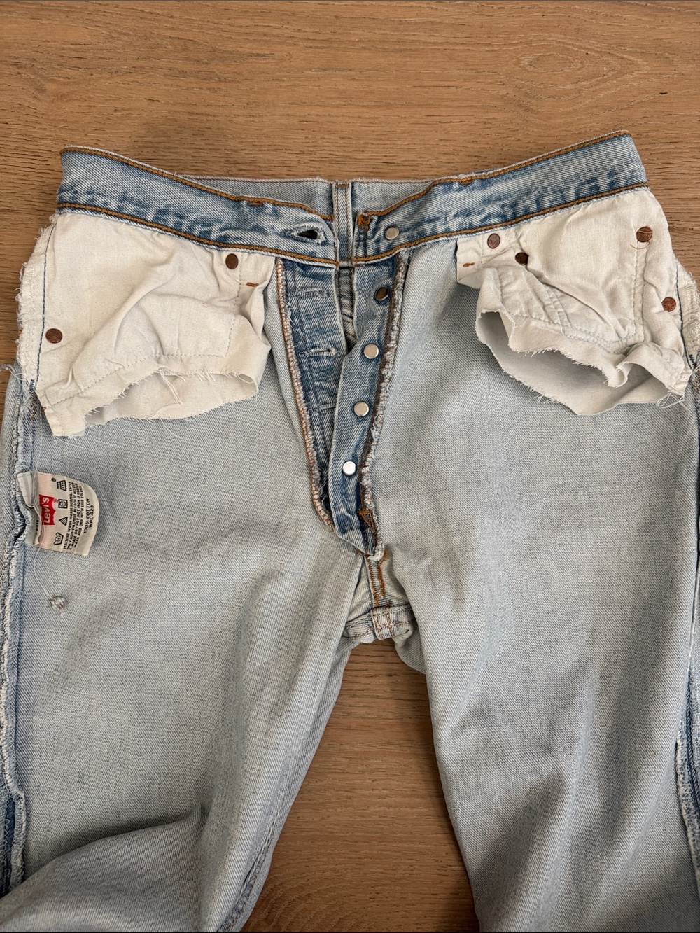 Vintage 501’s Levi's Light Wash Straight Jeans - Picture 7 of 11